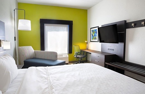 Huber Heights Hotel | Holiday Inn Express Hotel & Suites Dayton-Huber Heights, an IHG Hotel