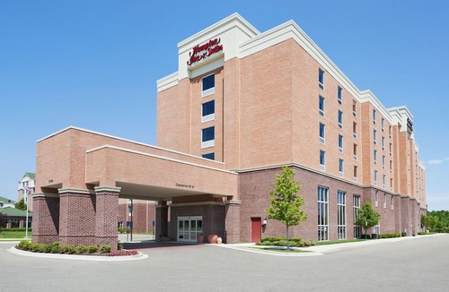 Romulus Hotel | Hampton Inn & Suites Detroit/Airport Romulus
