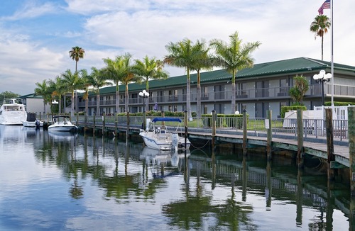 Whitfield Hotel | Ramada by Wyndham Sarasota Waterfront