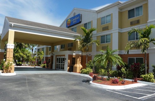 Fort Myers Hotel | Comfort Inn Fort Myers Northeast