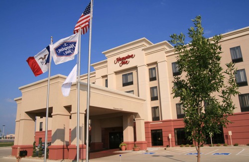 Waterloo Hotel | Hampton Inn Waterloo