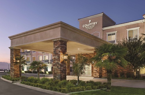 Redlands Hotel | Country Inn & Suites by Radisson, San Bernardino (Redlands), CA