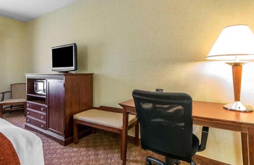 South Point Hotel | Comfort Suites South Point - Huntington
