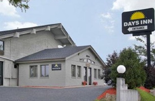 West Allis Hotel | Days Inn by Wyndham West Allis/Milwaukee