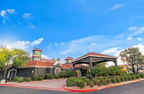 Central Scottsdale Hotel | La Quinta by Wyndham Phoenix Scottsdale