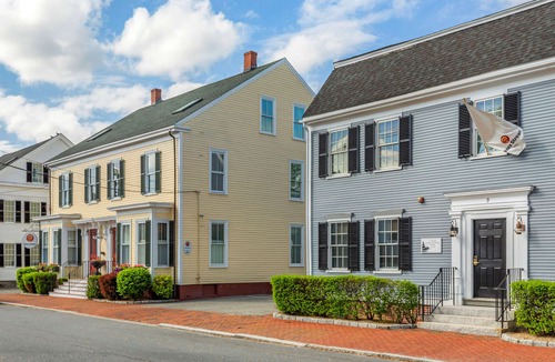 Newburyport Hotel | Essex Street Inn & Suites, Ascend Hotel Collection