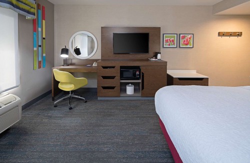 Visalia Hotel | Hampton Inn Visalia
