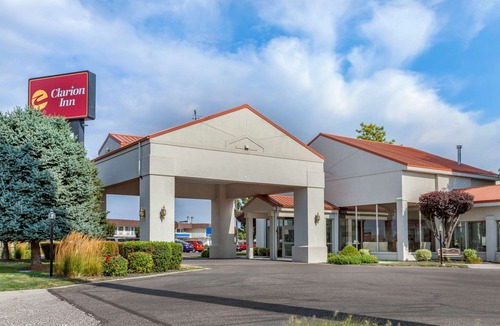 Ontario Hotel | Clarion Inn Ontario