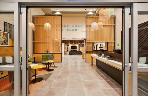 Perrysburg Hotel | Holiday Inn & Suites Toledo Southwest - Perrysburg, an Ihg Hotel
