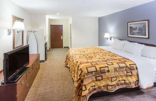 Rayne Hotel | Days Inn by Wyndham Rayne