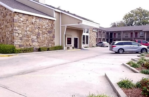 Ada Hotel | Raintree Inn