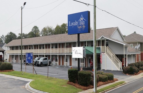 Hawkinsville Hotel | Loyalty Inn Hawkinsville