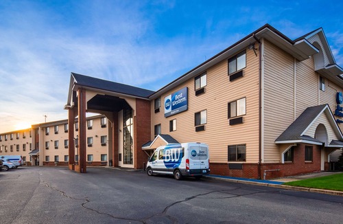 Warwick Hotel | Best Western Airport Inn Warwick