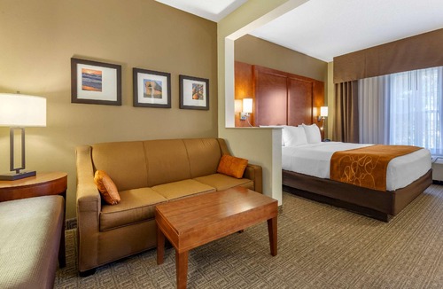 Marquette Hotel | Comfort Suites