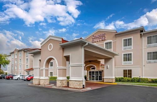 North Orange Hotel | Comfort Suites Downtown