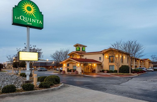 Huntsville Hotel | La Quinta Inn by Wyndham Huntsville Research Park