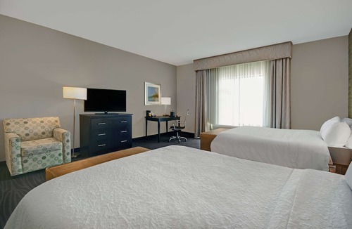 Robbinsville Hotel | Hampton Inn and Suites Robbinsville