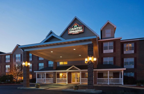 Kenosha Hotel | Country Inn & Suites by Radisson, Kenosha, WI