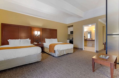 Port Wentworth Hotel | Comfort Suites Savannah North