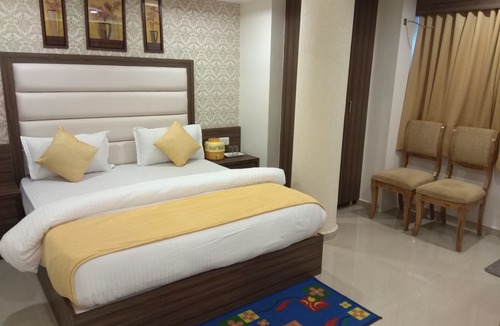 Navrangpura Hotel | Hotel Shobhna Palace