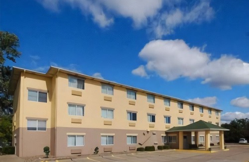 Evansville Hotel | Quality Inn East Evansville