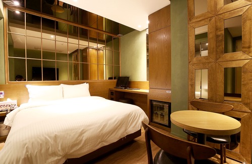 Bongmyeong-dong Hotel | Daejeon Yuseong A Day in the City (formerly Imu Intel)