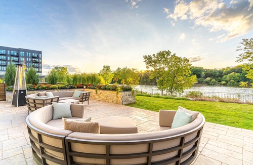 Appleton Hotel | Courtyard by Marriott Appleton Riverfront