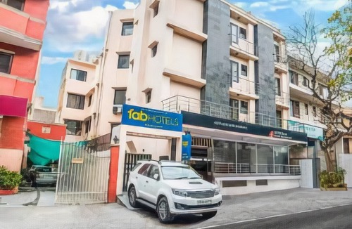 Saket Hotel | FabHotel Anutham Saket