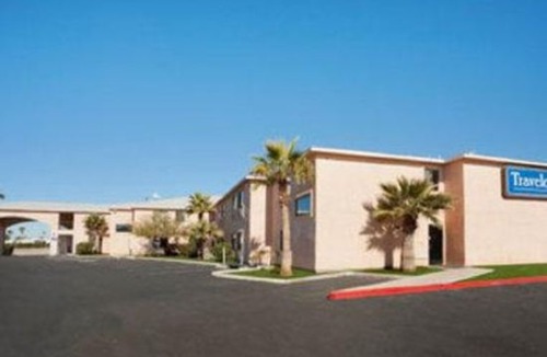 Lake Havasu City Hotel | Travelodge by Wyndham Lake Havasu