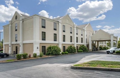 Pacific Hotel | Comfort Inn Near Six Flags St. Louis