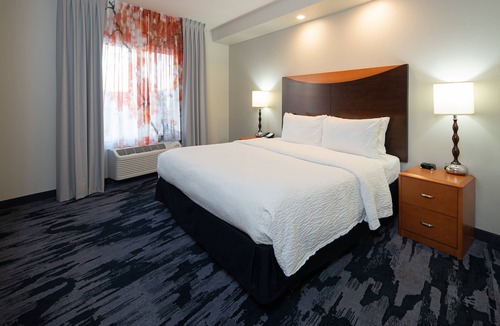 Bremerton Hotel | Fairfield Inn & Suites Seattle Bremerton