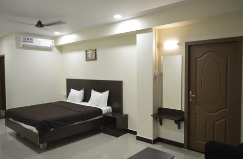 Mayiladuthurai Hotel | Annai Residency