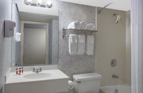 Titusville Hotel | Ramada by Wyndham Titusville/Kennedy Space Center