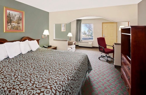 Opelousas Hotel | Days Inn & Suites by Wyndham Opelousas