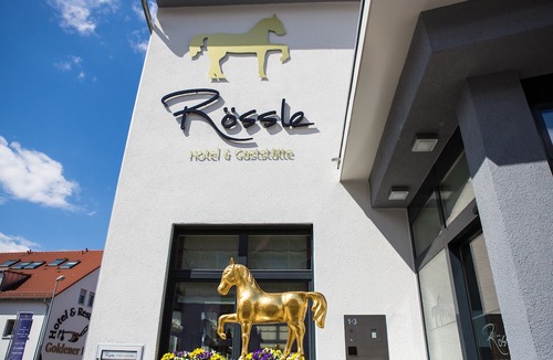 Pflugfelden Hotel | Hotel & Restaurant Goldener Pflug