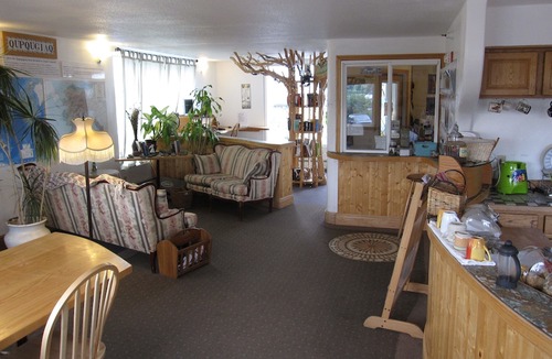 Midtown Anchorage Hotel | Qupqugiaq Inn