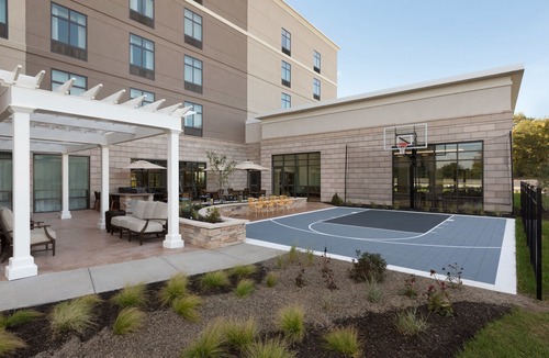 Westmere Hotel | Tru by Hilton Albany Crossgates Mall