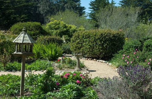 Moss Beach Hotel | Seal Cove Inn