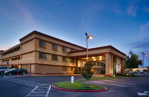 Roseville Hotel | Best Western Plus Orchid Hotel & Suites