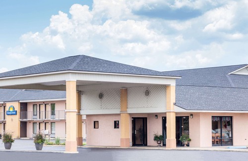 Seiglers Crossroads Hotel | Days Inn by Wyndham Aiken - Interstate Hwy 20