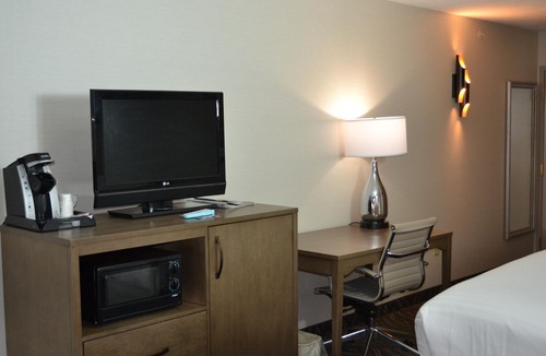 Kent Hotel | Holiday Inn Express & Suites Kent - University Area