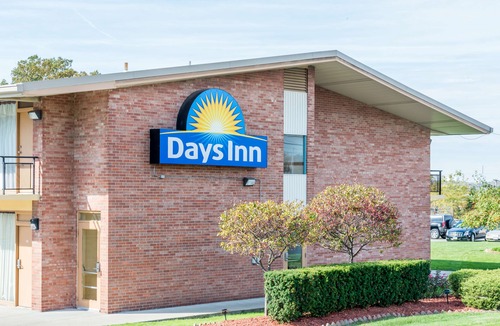 Niles Hotel | Days Inn by Wyndham Niles
