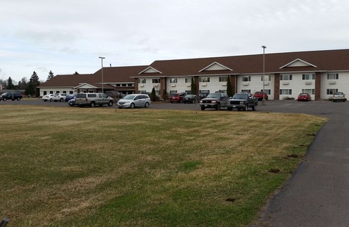 Billings Park Hotel | Boarders Inn & Suites by Cobblestone Hotels - Superior Duluth