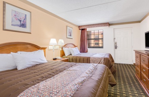 Birmingham Hotel | Days Inn by Wyndham Birmingham/West