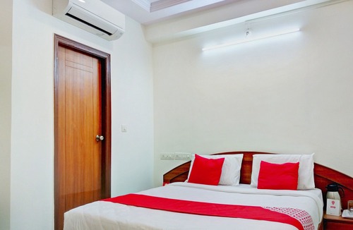 Yeshwanthpur Hotel | OYO 12083 Hotel Champion Inn
