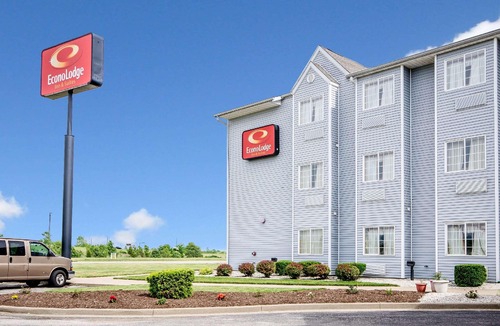 Evansville Hotel | Econo Lodge Inn & Suites Evansville