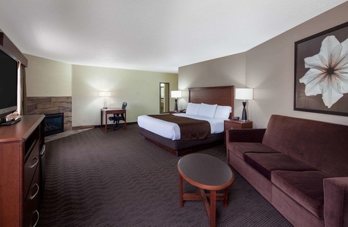 Ironwood Hotel | AmericInn by Wyndham Ironwood