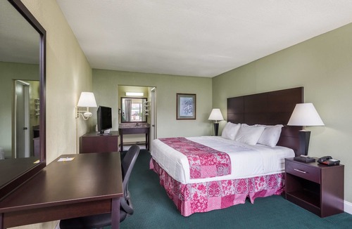 Jellico Hotel | Days Inn by Wyndham Jellico - Tennessee State Line