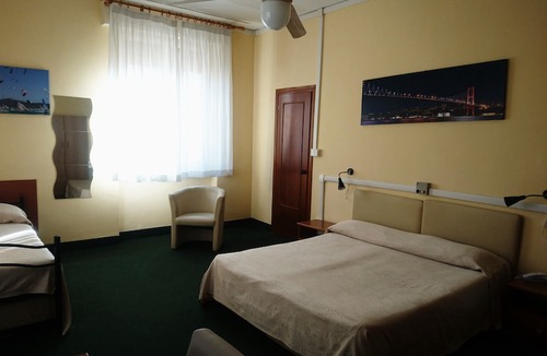 Livorno Hotel | Giappone Inn Parking Hotel