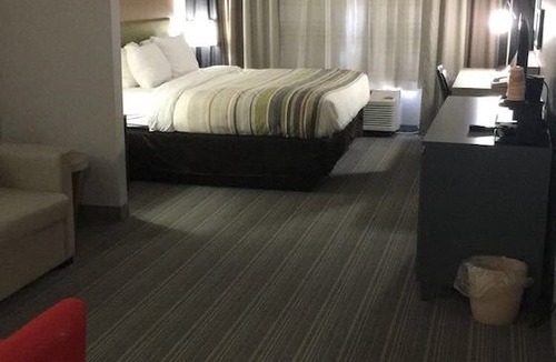 Southport Hotel | Country Inn & Suites by Radisson, Indianapolis South, IN